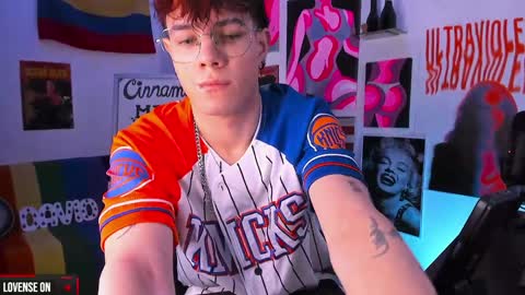 David     Independent Model online show from December 23, 5:17 am