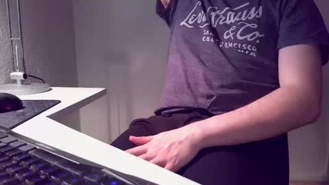 clamshive7 online show from February 1, 7:45 pm