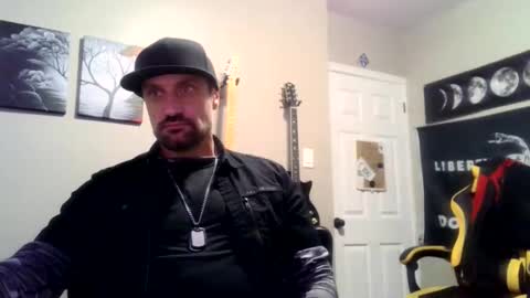 Snapshot of clintwood12 chatting on January 6, 5:41 am chad online show from January 6, 5:41 am