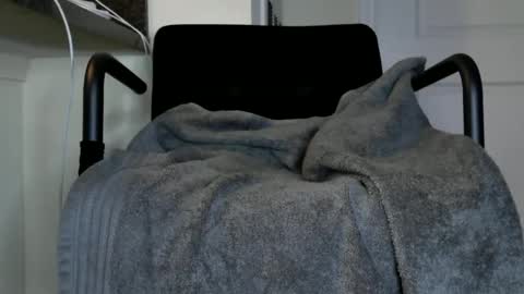 instayour big commander online show from December 8, 4:04 am