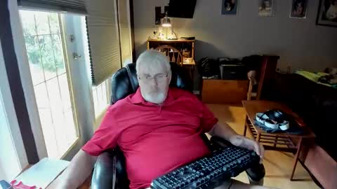 cloudalert62 online show from October 31, 7:50 pm