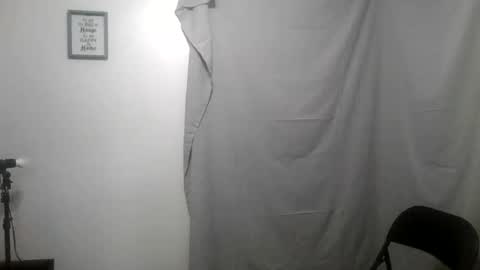 Maxxdieselx69 online show from March 3, 9:32 pm