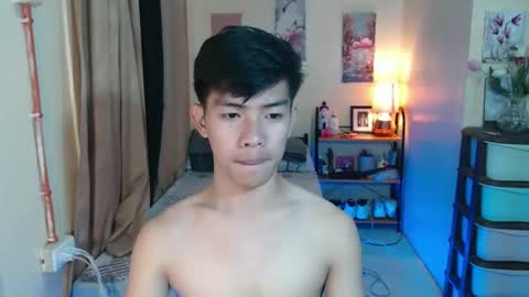 clyde_twinkx online show from April 13, 10:38 am