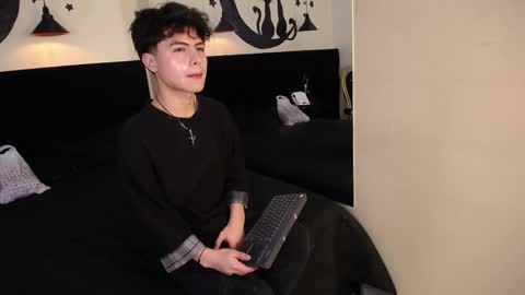 Snapshot of collinstone chatting on October 19, 3:15 pm collinstone online show from October 19, 3:15 pm