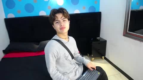 Snapshot of collinstone chatting on March 10, 8:56 pm collinstone online show from March 10, 8:56 pm