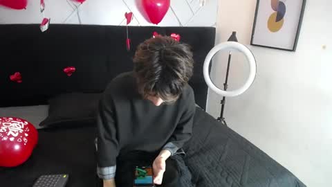 Snapshot of collinstone chatting on February 16, 7:49 pm collinstone online show from February 16, 7:49 pm