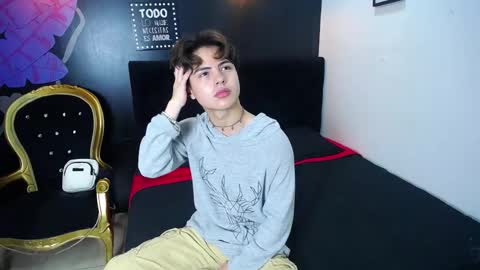 Snapshot of collinstone chatting on March 4, 8:16 pm collinstone online show from March 4, 8:16 pm