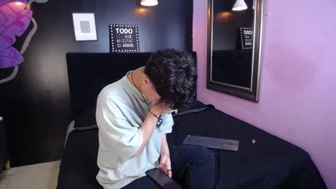 Snapshot of collinstone chatting on October 13, 6:25 pm collinstone online show from October 13, 6:25 pm