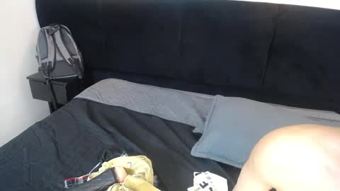 Snapshot of collinstone chatting on February 12, 9:11 pm collinstone online show from February 12, 9:11 pm