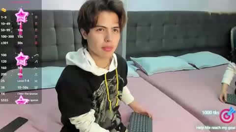 Snapshot of collinstone chatting on January 8, 7:56 pm collinstone online show from January 8, 7:56 pm