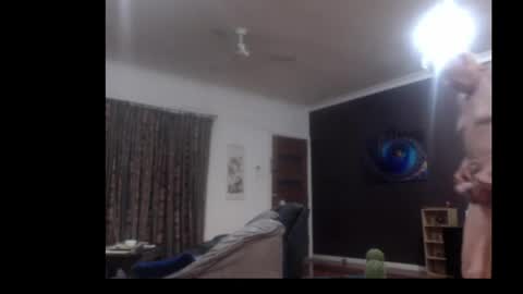 Mark online show from May 3, 7:44 am