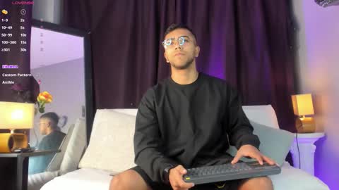 colstorw_ online show from December 15, 10:12 am