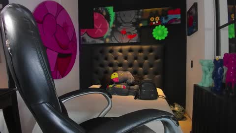 connor_stone_ online show from November 19, 7:47 pm