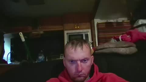 connorrussell2011 online show from April 6, 5:25 pm