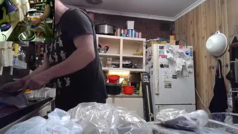 Snapshot of cookieliquor chatting on September 30, 7:06 pm Cookie - I do cooking streams occasionally. Next stream  online show from September 30, 7:06 pm
