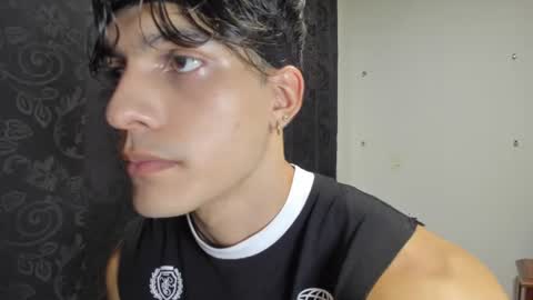 corey_vale online show from July 19, 11:44 pm