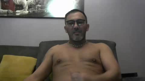 Snapshot of couplehootxxx chatting on October 22, 3:05 pm julia and don online show from October 22, 3:05 pm