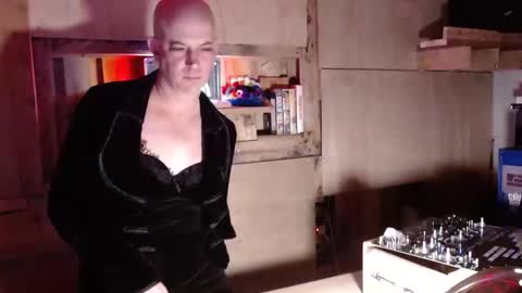 CrashGothic online show from May 31, 11:54 am