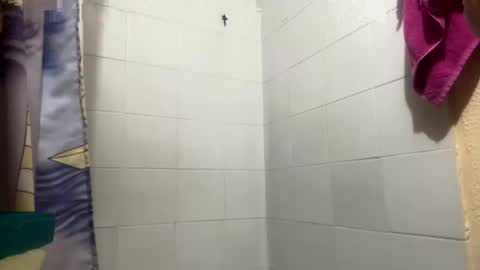 Snapshot of cris2428 chatting on January 20, 3:15 am cris2428 online show from January 20, 3:15 am