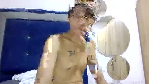 crisespitia25 online show from March 25, 8:02 pm