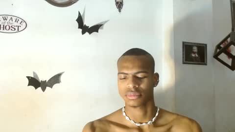 Snapshot of criss_zuri chatting on October 23, 11:46 am criss_zuri online show from October 23, 11:46 am