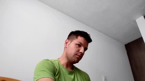 cristopher3042 online show from February 9, 3:01 pm