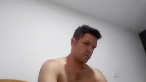 cristopher3042 online show from January 2, 10:33 pm