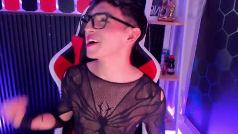 Cristopher  online show from June 3, 9:53 pm