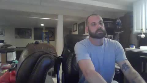 Snapshot of crm400 chatting on October 25, 1:18 am billybasement online show from October 25, 1:18 am