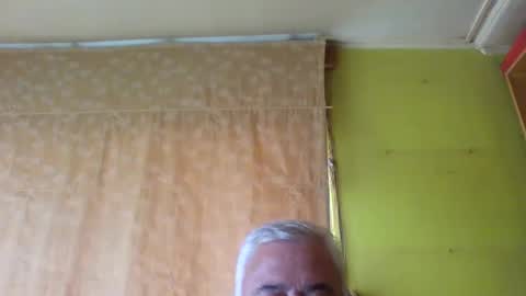 crmperez online show from December 15, 9:23 pm