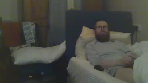 chris online show from February 4, 1:23 am