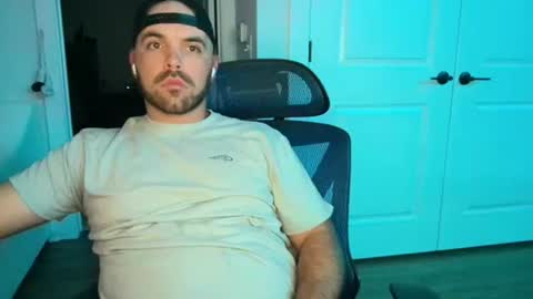 Snapshot of cummmg23 chatting on September 27, 7:39 am cummmg23 online show from September 27, 7:39 am