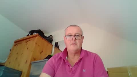 Snapshot of curiousax77 chatting on October 27, 10:39 am curiousax77 online show from October 27, 10:39 am