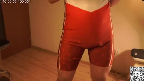 Snapshot of curlyboyy_ chatting on February 26, 7:03 pm Mike  pvt is open online show from February 26, 7:03 pm