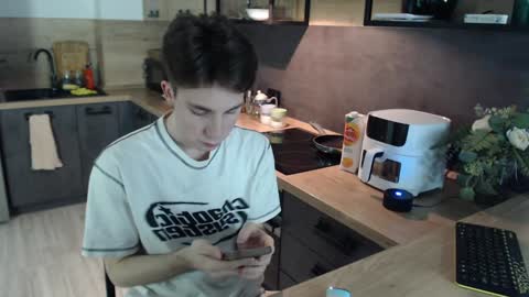 Im Brian online show from February 4, 7:22 pm