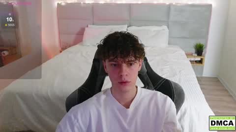 Snapshot of cute_thomas chatting on December 12, 5:15 pm Thomas -  online show from December 12, 5:15 pm