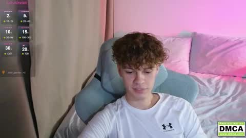 Snapshot of cute_thomas chatting on October 17, 7:40 pm Thomas -  online show from October 17, 7:40 pm