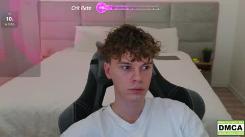 Snapshot of cute_thomas chatting on December 30, 3:25 am Thomas -  online show from December 30, 3:25 am