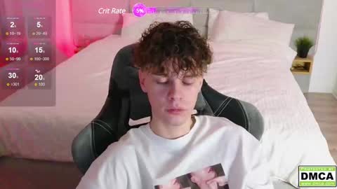 Snapshot of cute_thomas chatting on January 21, 8:43 pm Thomas -  online show from January 21, 8:43 pm