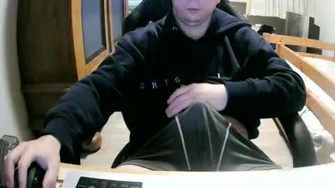 Cuteboy090 online show from March 11, 3:08 pm