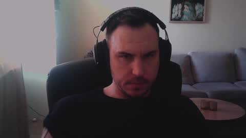 DadBodStephen online show from February 6, 8:18 am