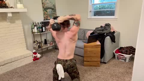 Snapshot of daddydaydrinkz chatting on December 14, 9:13 pm DaddydayDrinkz online show from December 14, 9:13 pm