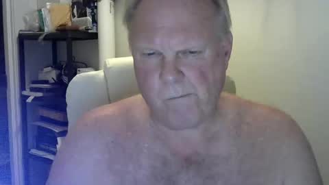 Daddy online show from November 2, 12:04 am