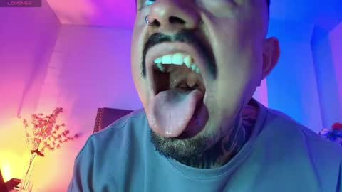 Dallas whitee online show from April 18, 7:51 pm