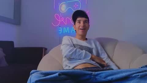 Dallen Grant online show from December 18, 12:12 pm