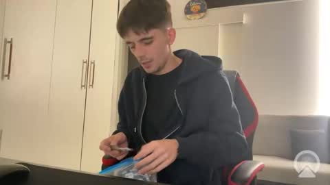 Snapshot of damebastille93 chatting on October 18, 10:37 pm Dame Bastille Littel Prince online show from October 18, 10:37 pm