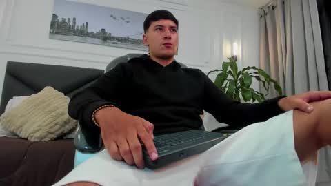 DAMIAN online show from November 22, 10:37 am