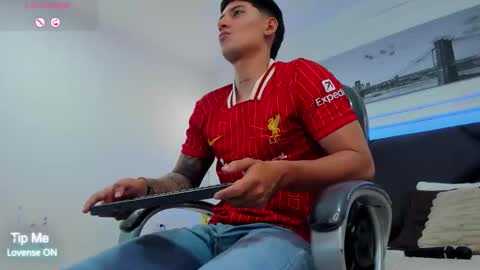 DAMIAN online show from January 5, 5:27 pm