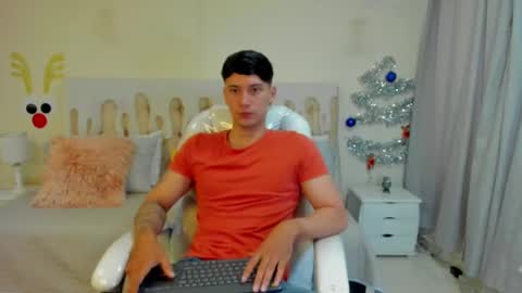 Snapshot of damian23_ chatting on December 27, 12:45 pm DAMIAN online show from December 27, 12:45 pm