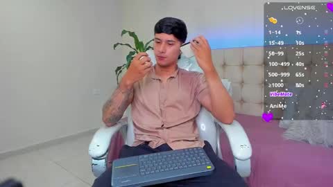 Snapshot of damian23_ chatting on January 31, 12:29 pm DAMIAN online show from January 31, 12:29 pm